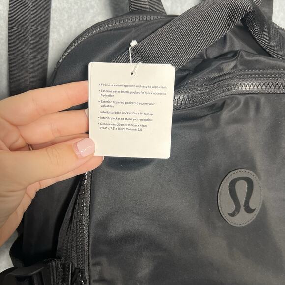 LULULEMON New Crew Backpack 22L Black New With Tags - Picture 3 of 5